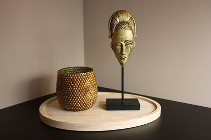 Masker Imani op standaard